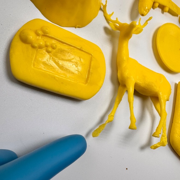 Houghton Mifflin Getting Ready To Read Toys Yellow Vintage Lot of 53 - Picture 11 of 15